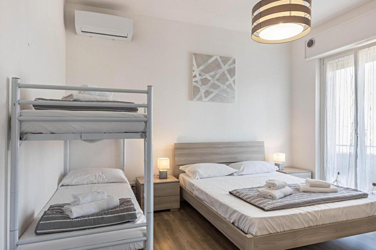 La Terrazza Apartment Peschiera del Garda Bagian luar foto